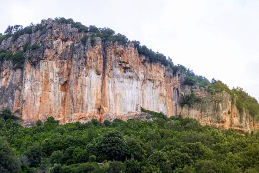 Ferula Romantica Mansarda Tra Fiumi E Montagne Sardegna Seùlo Екстериор снимка